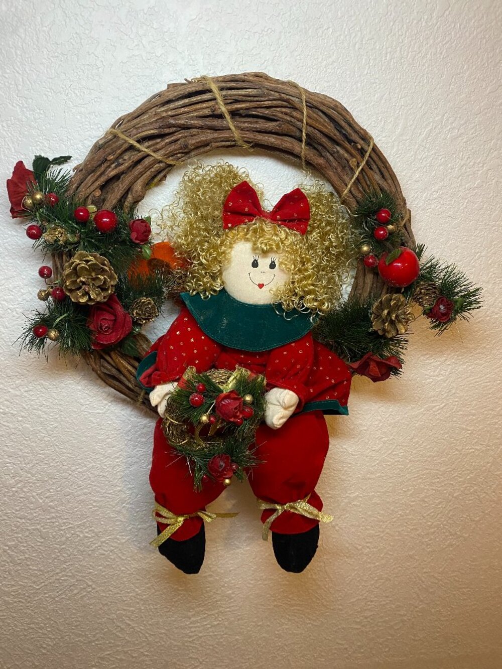 Vtg 90s Christmas Grapevine Wreath Fabric Rag Doll Curly Hair Pinecones 19"